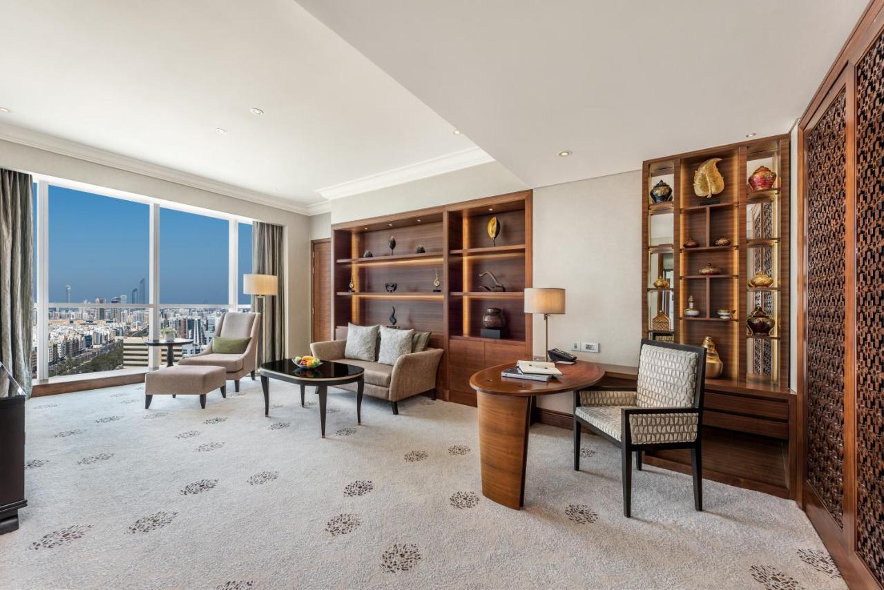Dusit Thani Hotel 5*