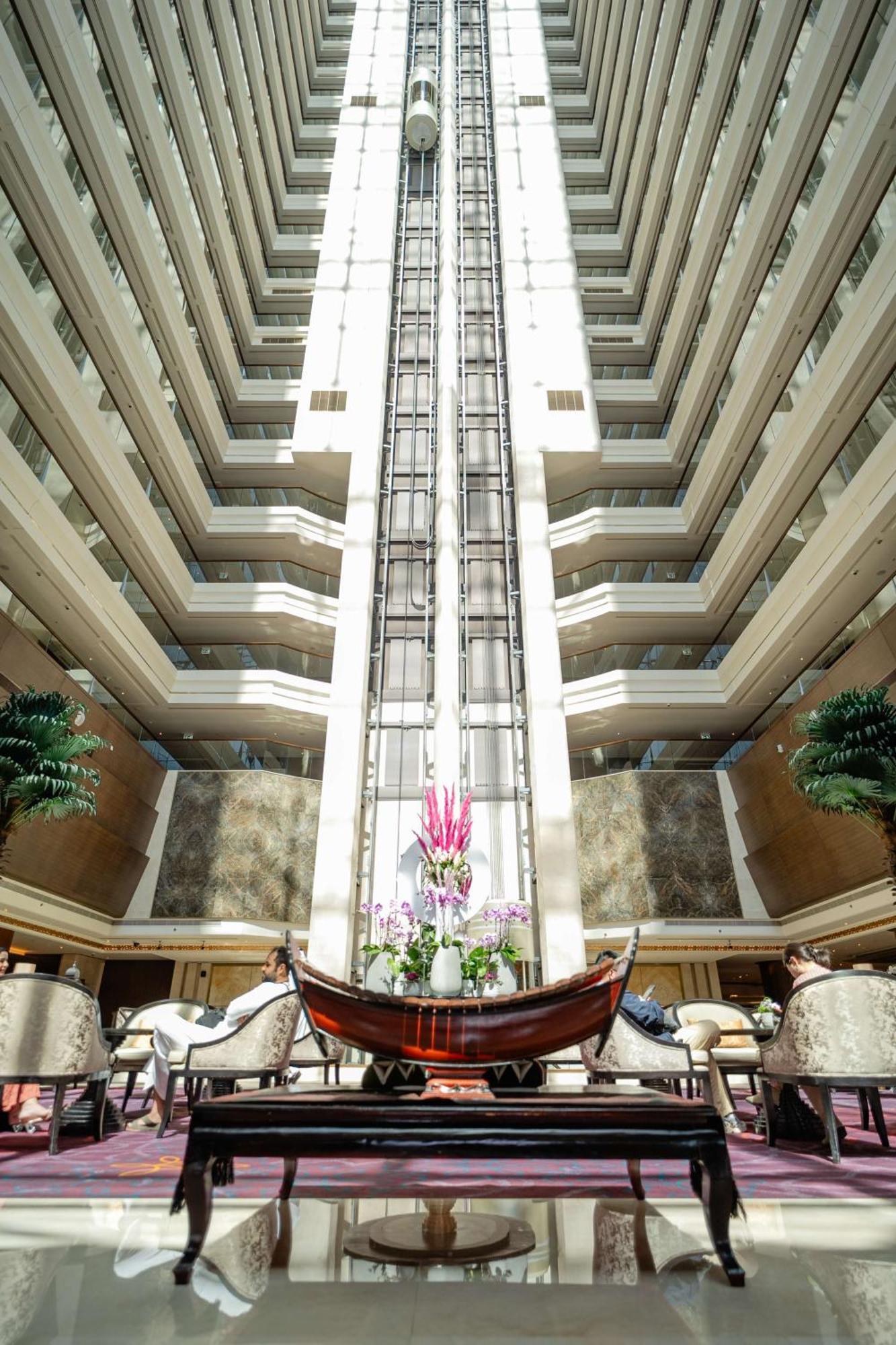 Dusit Thani 5*
